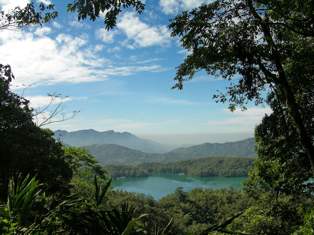 sun-moon-lake-from-temple-forwebshadhig-jpg