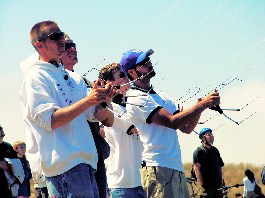2007-07-29_152422-iquadkiteflyers_edited_2_downsized-jpg